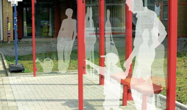 Helmut-Turck-Zentrum - Wartehäuschen Helmut-Turck-Zentrum - Wartehäuschen